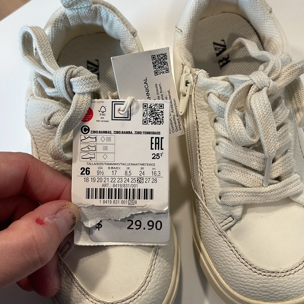 Sneakers - Picture 6 of 6